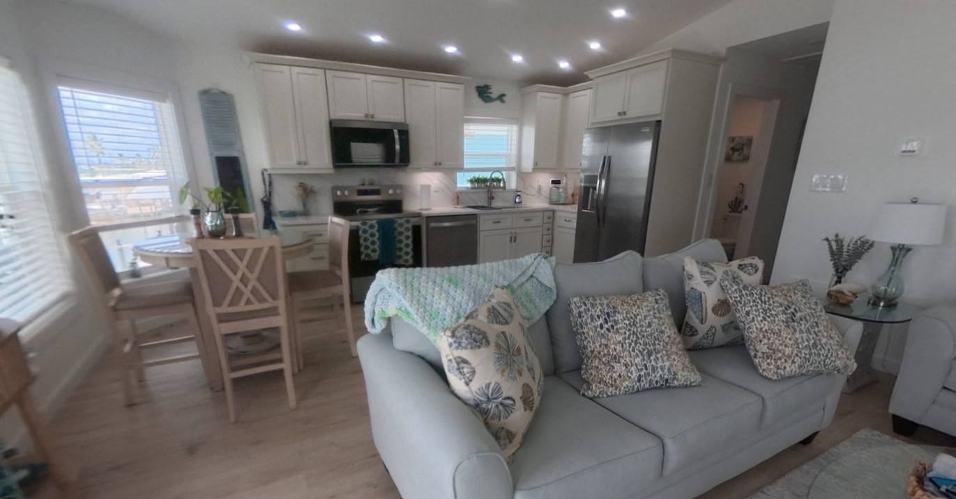 Living area at 3900 Plumosa Drive